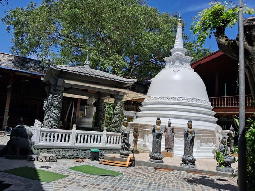 Colombo Heritage &Culture City Tour by Tuk Tuk ALL INCLUSIVE - Tea and Laksala add practical shopping stops