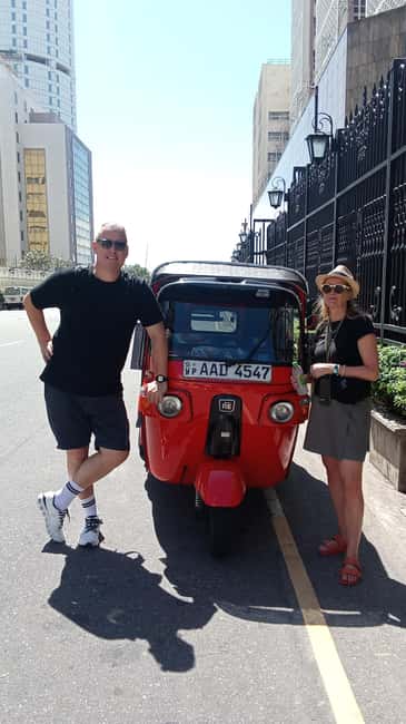 Colombo: Private City Tour by Tuk tuk - All Inclusive - Independence Memorial Hall and Viharamahadevi Park