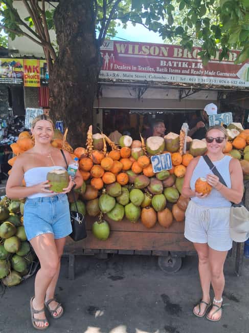 Colombo: Private City Tour by Tuk tuk - All Inclusive - Pettah Market and the Red Mosque