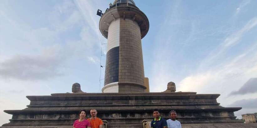 Colombo: Private City Tour by Tuk Tuk with Hotel Pickup - Old Parliament and Independence Memorial Hall