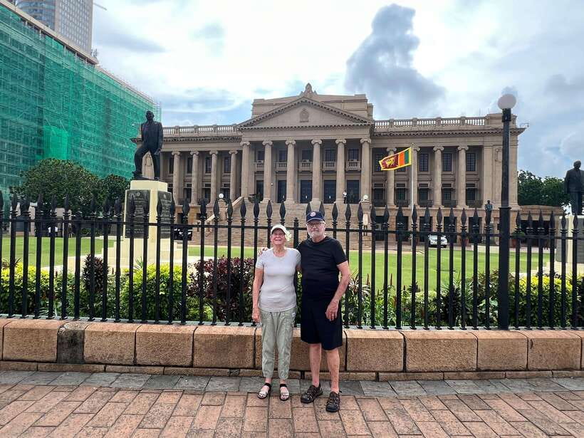 Colombo: Private City Tour with Local Food Tour by Tuk-Tuk - Colombo markets add local color