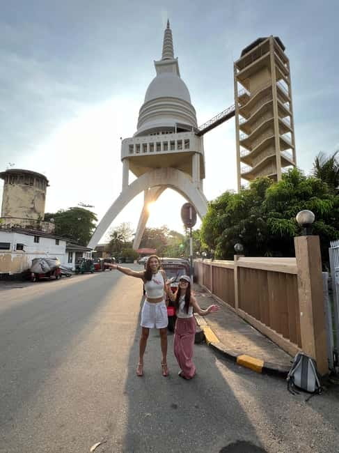 Colombo: Private City Tour with Local Food Tour by Tuk-Tuk - Kottu turns the tour into a real meal