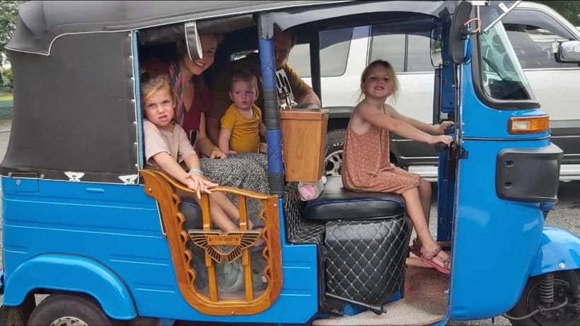 Colombo: Private City Tuk-Tuk Tour with Local Guide & Pickup - Ceylon tea, lunch, and the final museum stop