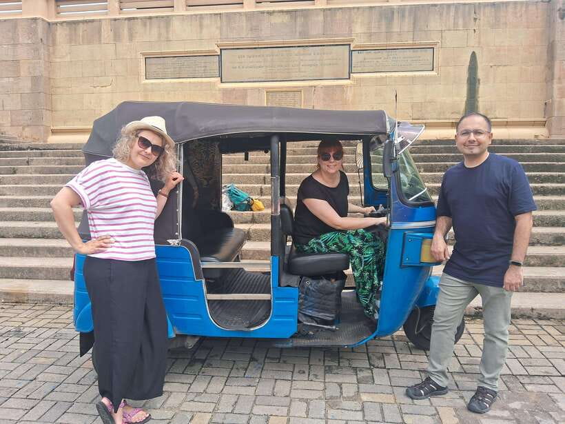 Colombo: Private Guided Tuk Tuk City Tour with Hotel Pickup - Starting at the Old Clock Tower and Colombo Fort