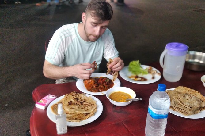 Colombo Private guideTour byTuk Tuk Morning Evening All inclusive - Sri Ponnambalam Vanesar Kovil and Colombo’s local market