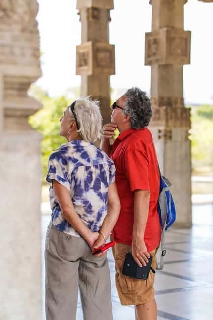Colombo: Private Tuk-Tuk City Tour with Guide & All Tickets - What the guide adds to the experience