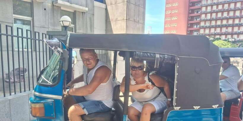 Colombo: Private Tuk Tuk City Tour with Guide & Snacks - Why a tuk tuk is a smart way to see Colombo