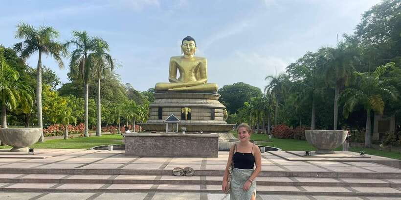 Colombo: Private Tuk Tuk City Tour with Guide & Snacks - Starting at the Clock Tower and the old port quarter