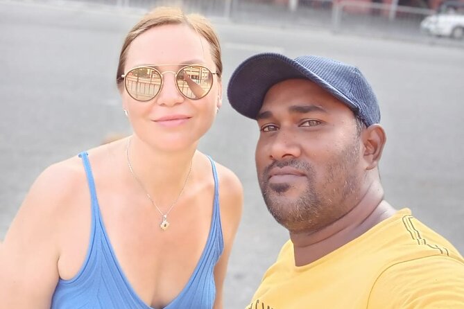 Colombo Sightseeing City Tour by Tuk-Tuk with Guide - Viharamahadevi Park and the tea stop