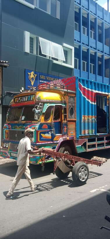 Colombo Sightseeing Private Tour by Tuk Tuk MorningOREvening - Jami Ul-Alfar Mosque and Old Town Hall