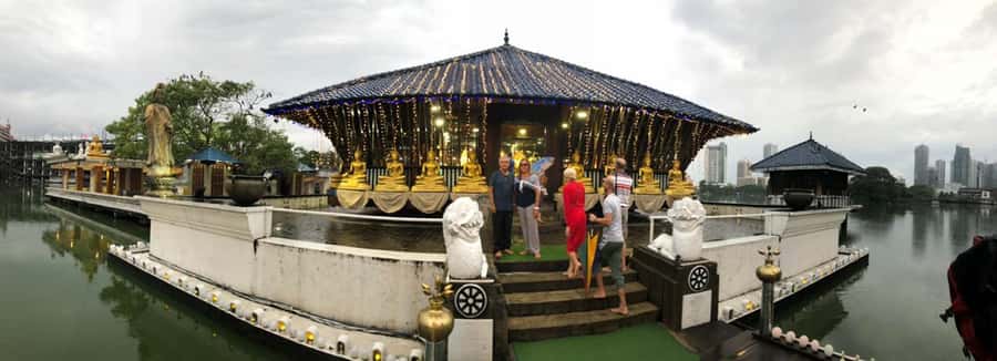 Colombo Sightseeing Tour by Tuk Tuk - All Inclusive - Independence Memorial Hall and Town Hall