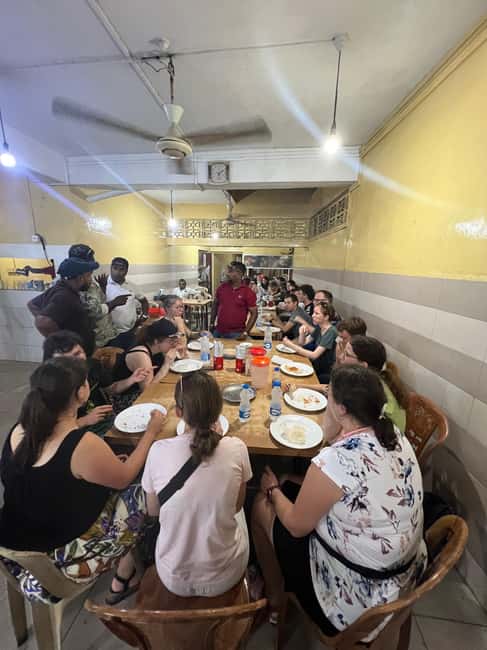 Colombo: Tastiest Local Food Tour by Tuk-Tuk Meals Included - Galle Face Green, tea, and local drinks