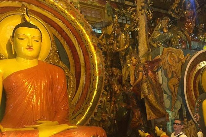 Colombo TUK TUK CITY Tours -Sightseeing Entry Fees - Town Hall, Victoria Park, and Independence Square