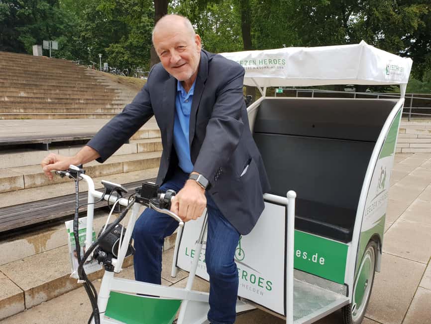 Crime show city tour by rickshaw including guide - Starting at the Historic City Hall
