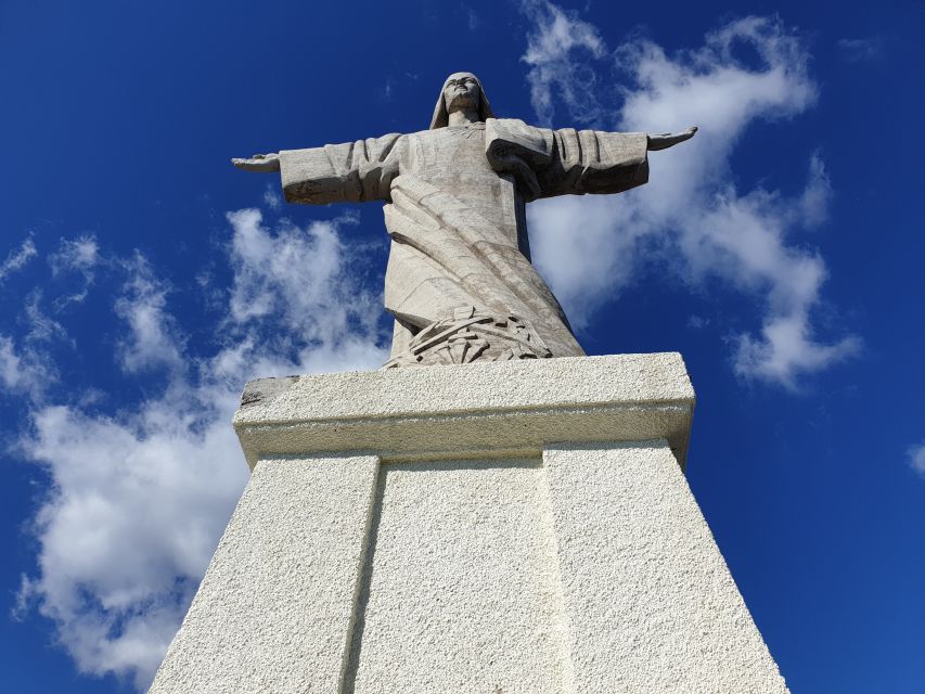 Cristo Rei & Garajau Tuk-Tuk Tour - Miradouro das Neves and the final view