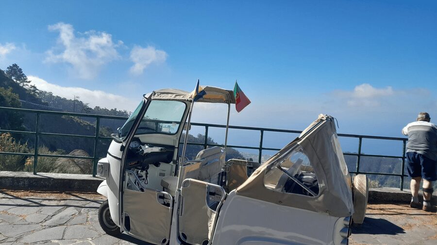 Cristo Rei Guided TukTuk Tour (From Funchal) - Pináculo viewpoint and the first big bay view
