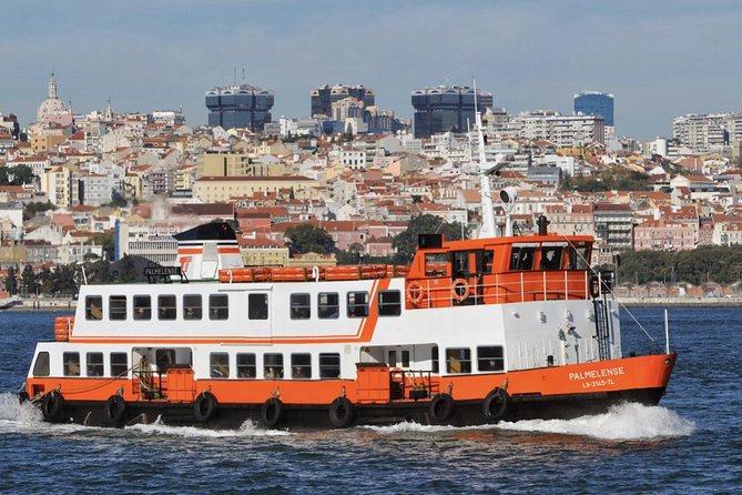 Cristo Rei Tuk-Tuk and River Cruise (2:45h) - Who will enjoy this Lisbon experience?
