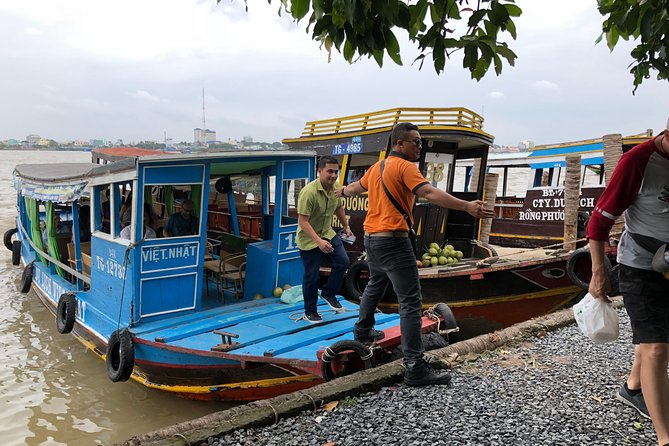 CuChi Tunnels&Mekong Delta-Boat,TukTuk,Coconut Village SmallGroup - Commercial stops and the authentic experience question
