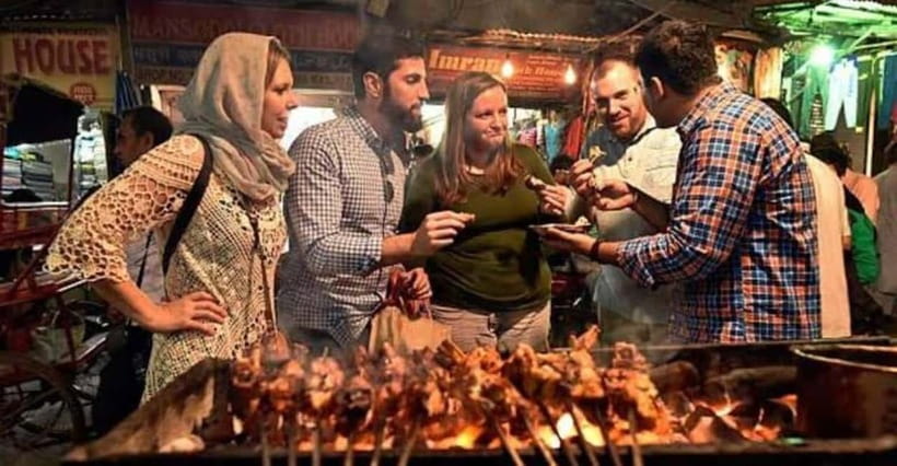 Delhi: Chandni Chowk & Spices Shoping Tour Through Tuk-Tuk - Old Delhi begins near the Red Fort