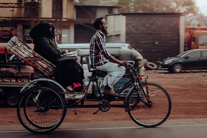 Delhi: Explore Old Delhi on Tuk Tuk with Shopping and Street Food - Starting at Sunehri Masjid near the Red Fort