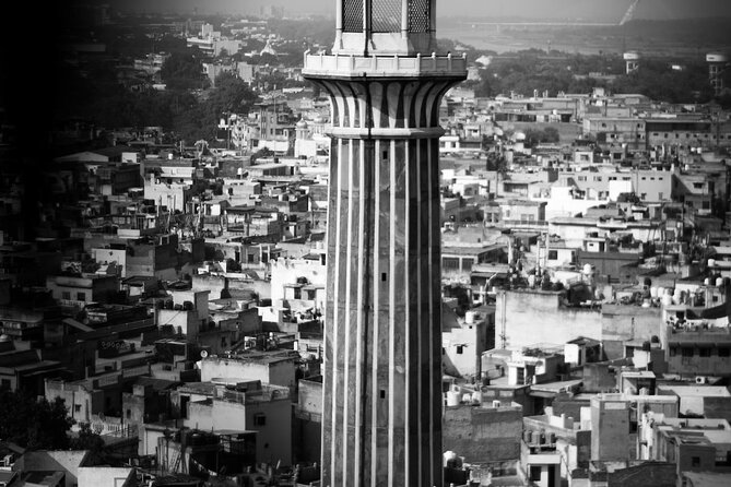 Delhi: Explore Old Delhi on Tuk Tuk with Shopping and Street Food - Ugrasen ki Baoli, a quieter change of pace