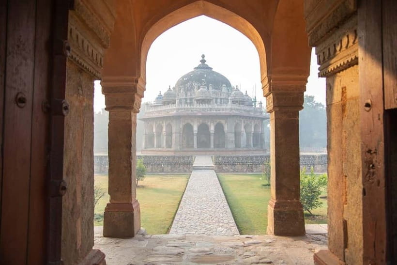 Delhi: Old City Guided Tour with Rickshaw Ride & Pickup - Guides, drivers, and the human side of the day
