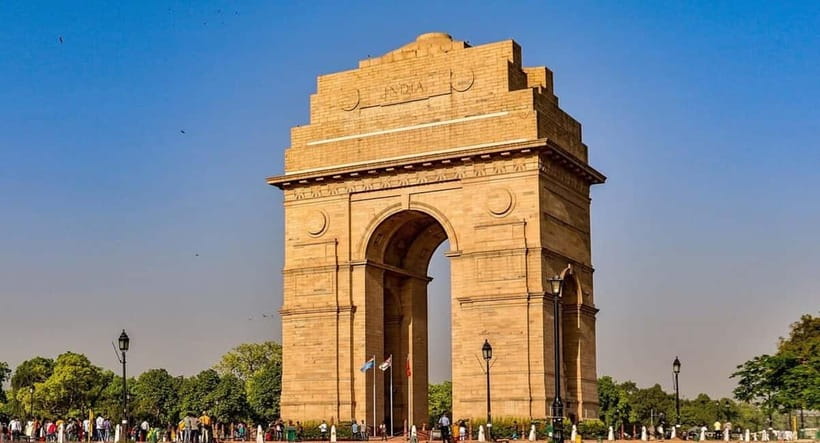 Delhi: Old Delhi and Chandni Chowk Tuk-Tuk Tour - Street food is the tour’s most useful extra