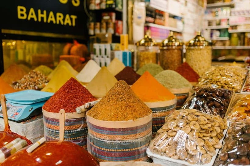 Delhi: Old Delhi Guided Tour with Rickshaw & Entry Tickets - Why Old Delhi works best with a guide