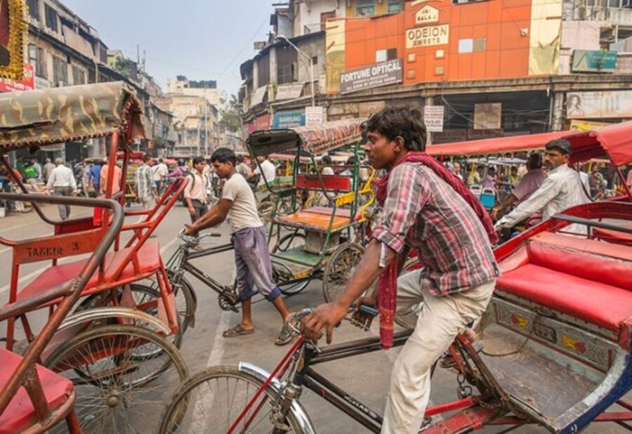 Delhi: Old Delhi Highlighs Tuk Tuk Tour With Guide - Starting with Jama Masjid and its Mughal scale