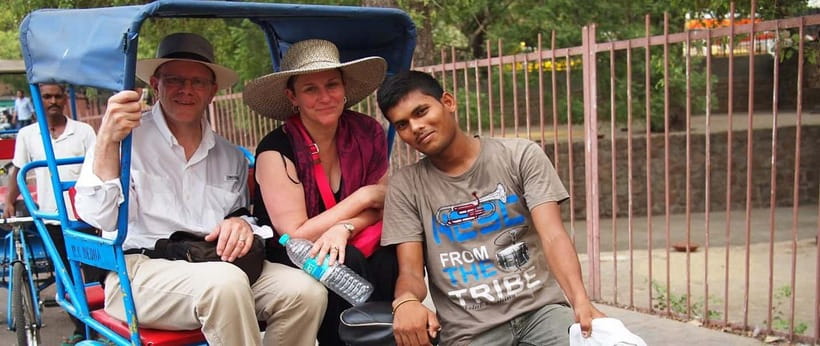 Delhi: Old Delhi Tour with Rickshaw Ride & Hotel Pickup - Jama Masjid: Begin with Mughal-era architecture