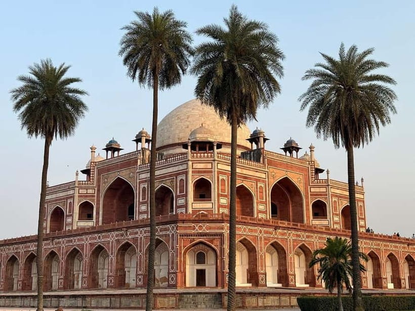 Delhi: Tuk Tuk Tour w/ Jama Mosque, Lotus Temple, India Gate - Akshardham, a grand Hindu temple stop
