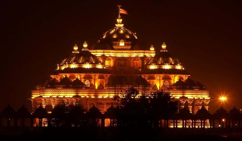 Delhi: Tuk Tuk Tour w/ Jama Mosque, Lotus Temple, India Gate - The Presidential House and India Gate drive