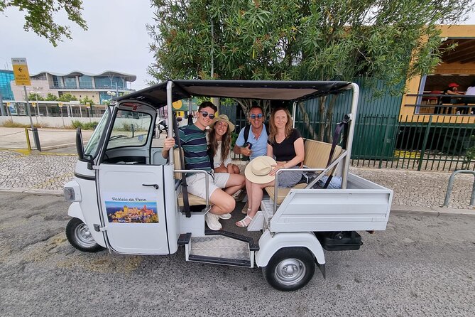 Discover Sintra of Tuk Tuk: Palaces, Legends and Landscapes - Sintra National Palace: a short look in the old town