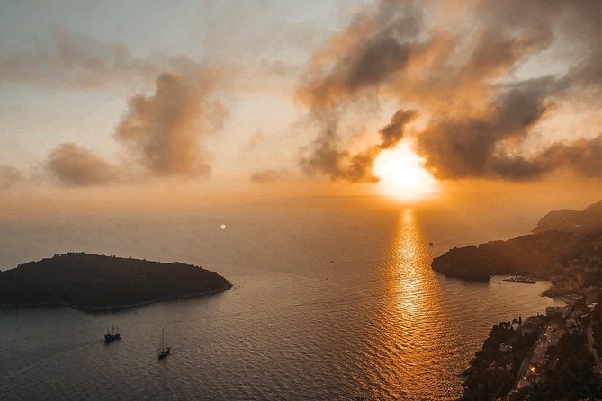 Dubrovnik E-Tuk Tuk Sunset Tour to Mount Srd - Pickup, meeting point, and group size