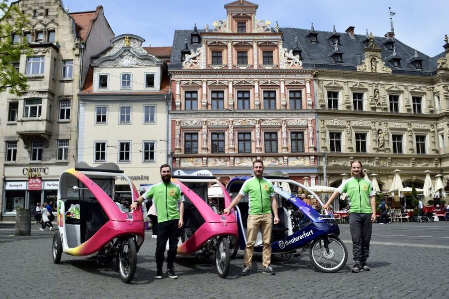 Erfurt: Private Guided Classic Old Town E-Rickshaw Tour - Along Waagegasse to the Old Synagogue