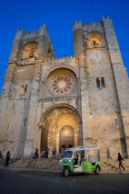 Essential Tour of Old Lisbon in 2H00 : Private Tuk-Tuk Tour - Key points to know before booking