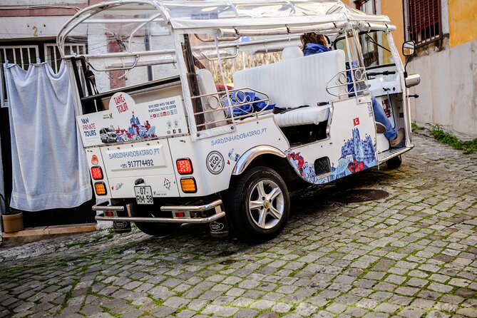 Expert Plus Lisbon Tour with Local Guide in Private Eco Tuk Tuk - Graça and the highest viewpoints