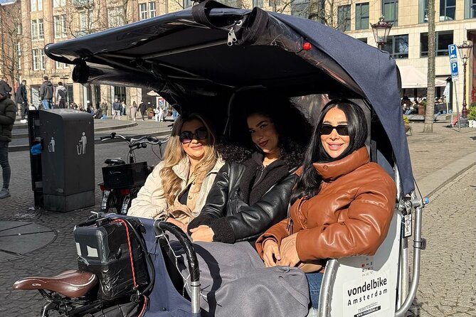 Explore Amsterdam in 75 Minutes – Pedicab Rickshaw City tour - What the private format adds