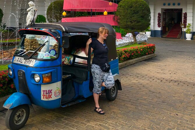 Explore Colombo by Tuk Tuk Morning & evening (Private Tours) - Gangaramaya and Seema Malaka: Colombo’s Buddhist side