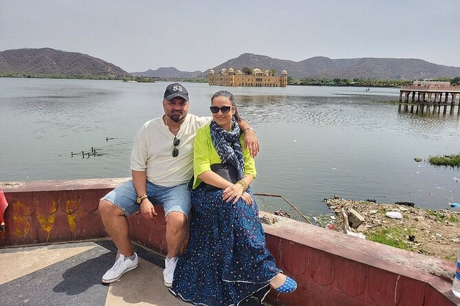 Explore Jaipur in a Tuk Tuk - Hawa Mahal and the Famous Window Wall