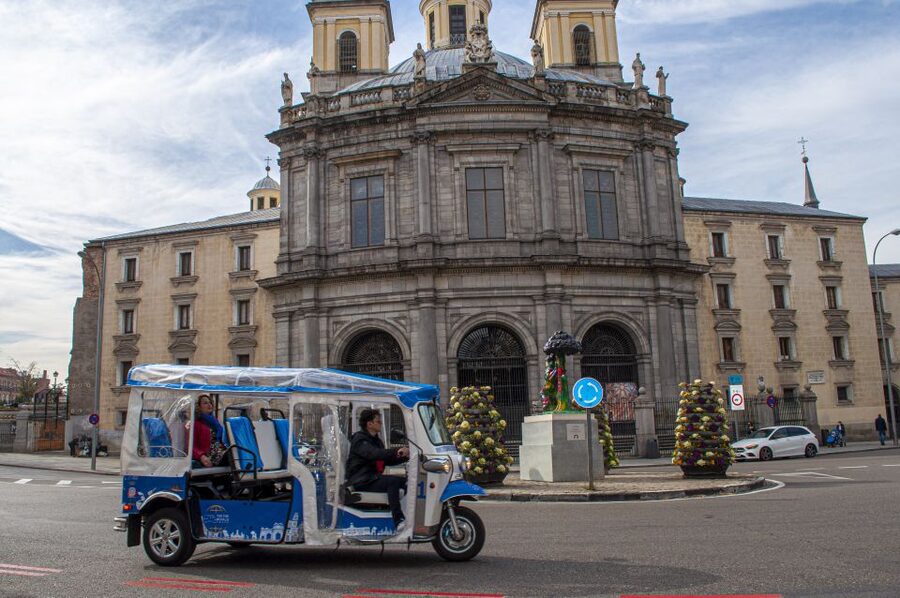 Explore Madrid’s Top Sights on an Electric Tuk-Tuk Tour - From Neptune Fountain to the Prado axis