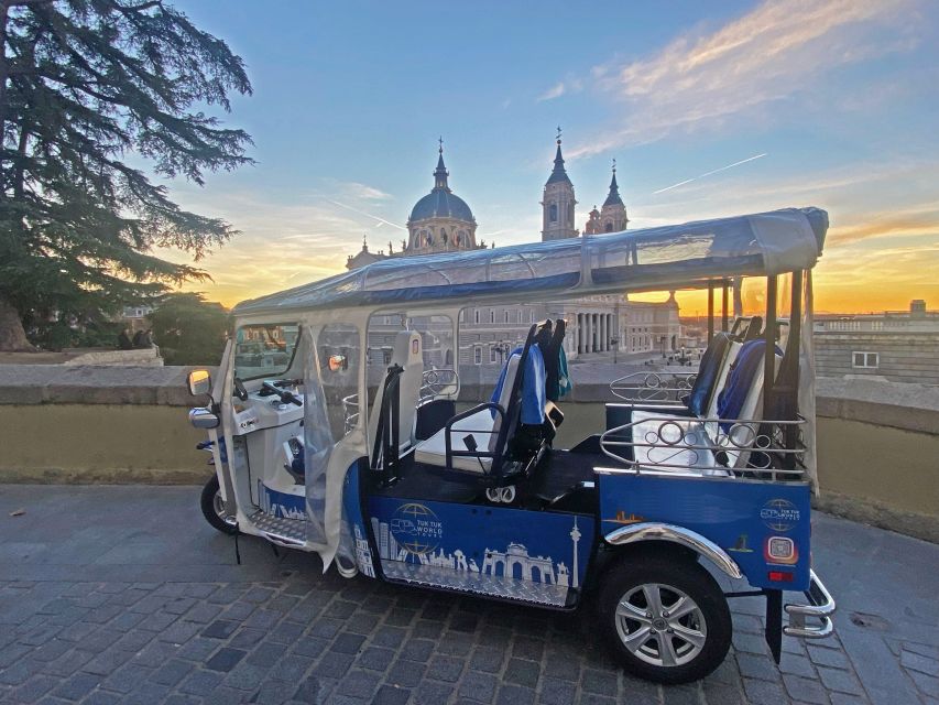 Explore Madrid’s Top Sights on an Electric Tuk-Tuk Tour - Starting near VIPS and getting oriented