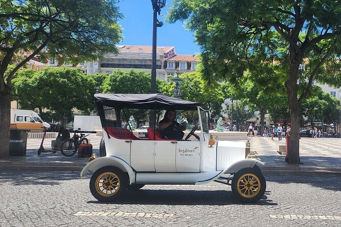 Explore the City in Style Lisbon on Electric Tuk Tuk - Three City Views: São Pedro, Príncipe Real, and Eduardo VII Park