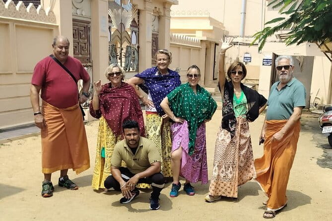 Fort Kochi Tuk-Tuk Sightseeing Tour - Paradesi Synagogue and the Jain Temple