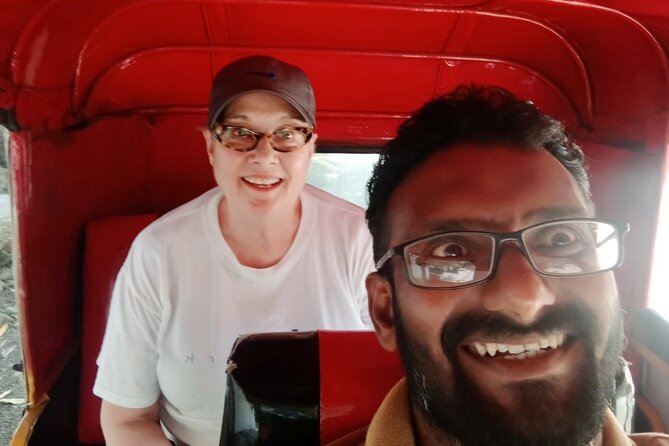 Fortkochi Sightseeing Tuk-Tuk Tour - Dutch Cemetery and the oldest European church