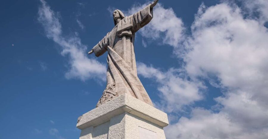 From Funchal: Garajau Tuk-Tuk Tour with Christ King Statue - Who should book it?