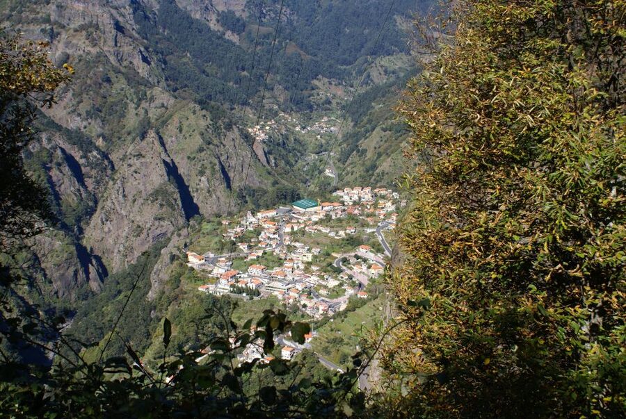 From Funchal: Madeira Nuns Valley Sightseeing Tuk-Tuk Tour - A Short Pause in Curral das Freiras