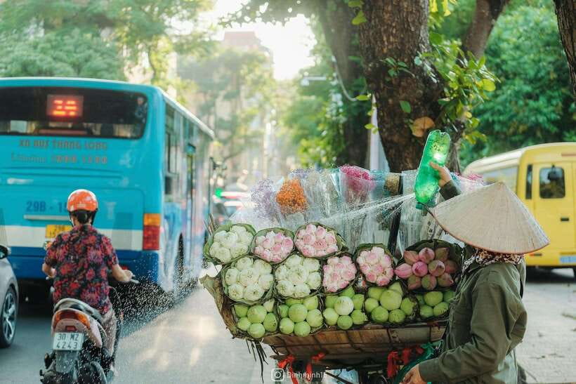 From Hanoi: City Sightseeing Cycling Panoramic Tour By Cyclo - Entering the Old Quarter by cyclo