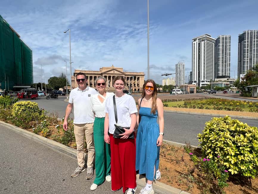 From Negombo: Colombo City Tour by Tuk Tuk with Hotel Pickup - Colombo Fort mixes old buildings with new towers