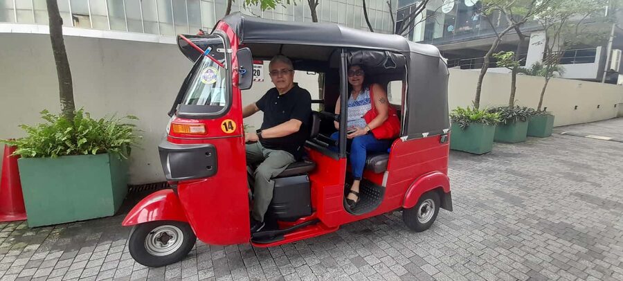 From Negombo: Colombo City Tour by Tuk Tuk with Hotel Pickup - Tea tasting and street food bring in local flavor